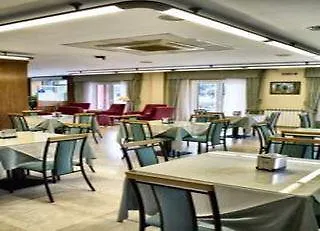 Hotell De 3*